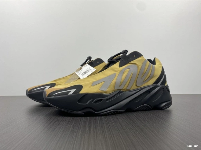 Boost Flux' MNVN GZ0717 'Honey 700 Yeezy 0917